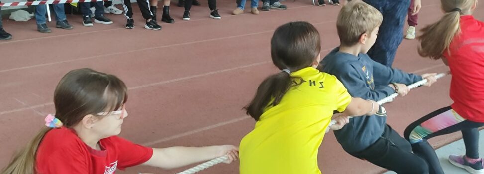 Η Χριστουγεννιάτικη γιορτή των Ακαδημιών του Στίβου! Το photostory από το Καυτανζόγλειο